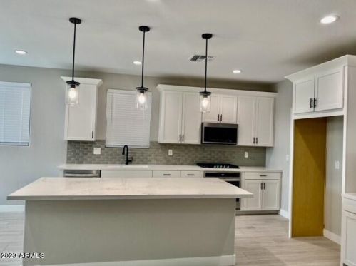836 110th Ave, Avondale AZ  85323-3327 exterior