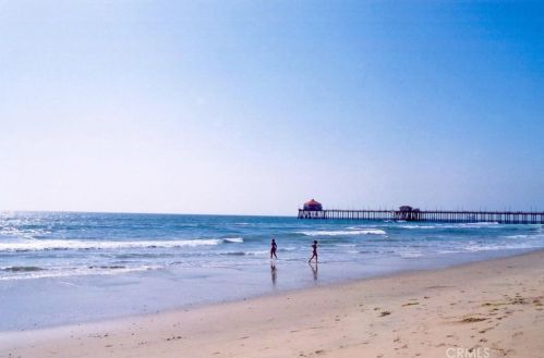 10071 Cliff Dr, Huntington Beach CA  92646-6604 exterior