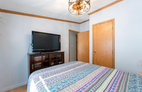 16 Saddle Back Cir, Ellsworth NH  03223-4748 exterior