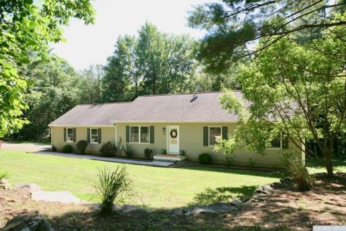 154 Bog Hollow Rd, Wassaic, NY 12592-2534