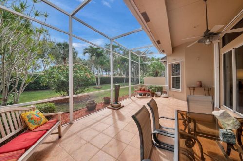 7110 Veneto Dr, Boynton Beach FL  33437-3741 exterior