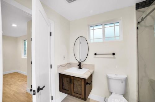 11512 La Maida St, North Hollywood CA  91601-4323 exterior