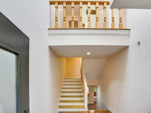 14 Kira Ln, Englewood, NJ 07631-3735
