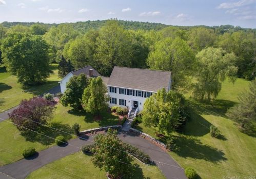 213 Keeler Dr, Ridgefield, CT 06877-1010