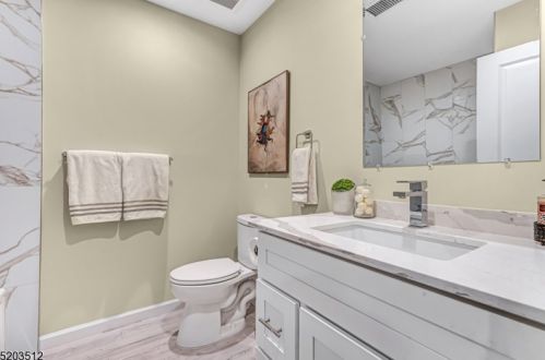 86 Valerie Dr, Manville NJ  08835-1414 exterior