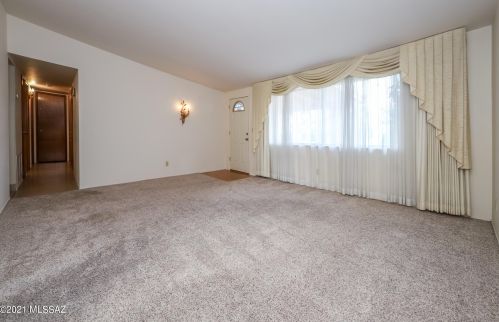 8370 Shiloh St, Tucson, AZ 85710-2959