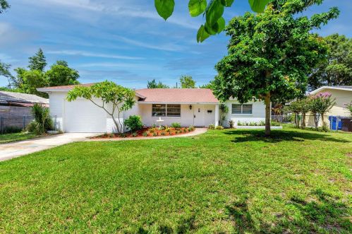 2630 52nd St, Saint Petersburg, FL 33707-5404