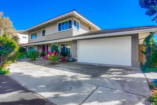 944 Cypress Dr, Vista, CA 92084-7042