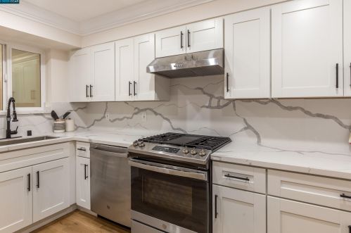 54 Reed St, San Jose CA  95110-2846 exterior