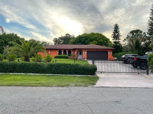 417 Mcarthur Ave, Lehigh Acres, FL 33936-1208