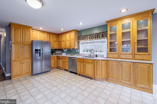 280 Massanutten Dr, Edinburg VA  22824-3022 exterior