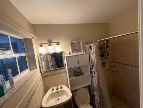 6760 10th Ct, Hollywood, FL 33023-1612