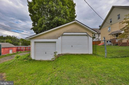 407 2nd St, Bangor PA  18013-2514 exterior