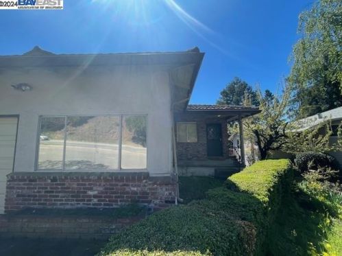3539 Joaquin Miller Rd, Oakland CA  94602-2649 exterior