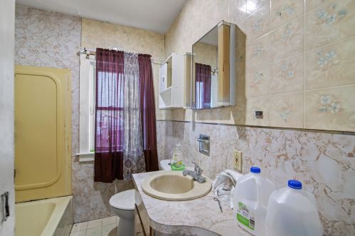 4 Martha St, Unity NH 03743-2948 exterior