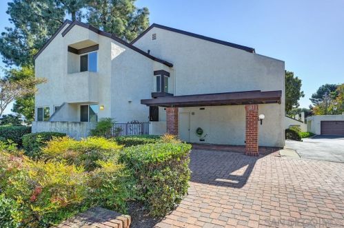 1477 Falcon Ln, El Cajon CA  92020-1426 exterior