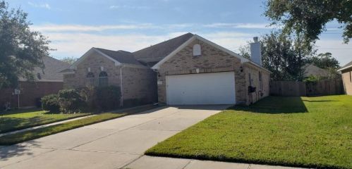 1212 Romero Dr, Pearland, TX 77581-5281