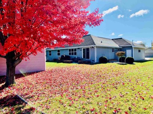 3373 Heaven Dr, Green Bay WI  54311-8906 exterior