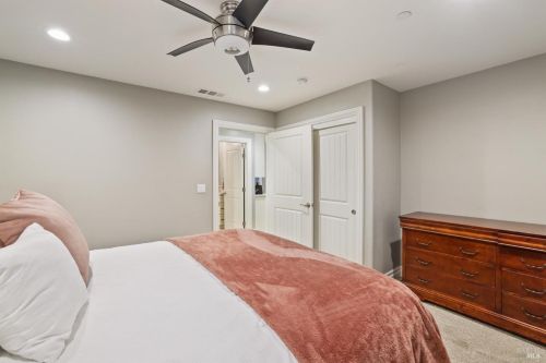 2054 Zinfandel Ct, Vacaville CA  95688-2829 exterior
