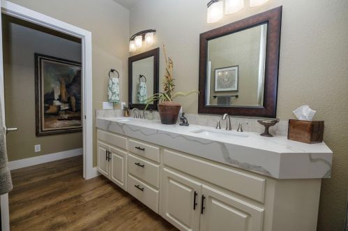 1955 Tuolumne Rd, Turlock CA  95382-8912 exterior