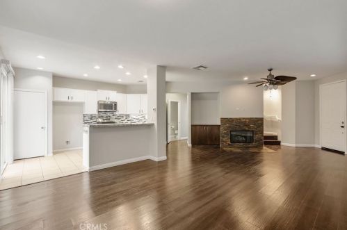 28215 Clementine Dr, Santa Clarita, CA 91350-3252