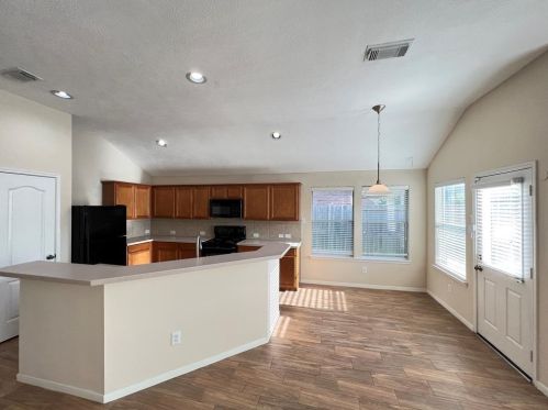 2605 Hewn Rock Way, Pearland TX  77584-3286 exterior