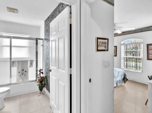 6840 Lismore Ave, Boynton Beach, FL 33437-6415