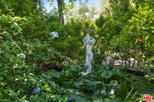 204 Topanga Canyon Blvd, Topanga CA  90290-3837 exterior