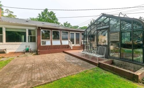 14 Cypress Ave, Great Neck NY  11024-2004 exterior