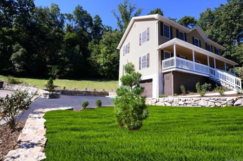 125 Morningside Dr, Crotonville, NY 10562-3009