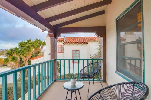 3211 Dumas St, San Diego CA 92106-1317 exterior