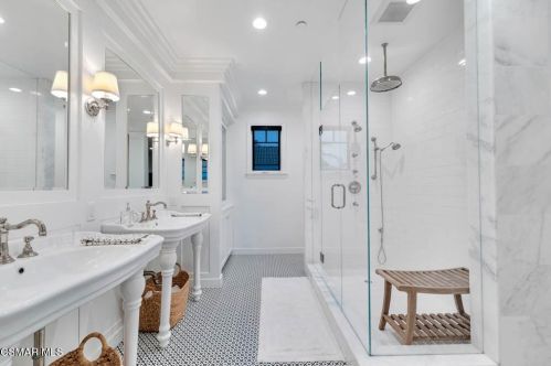 820 Mandalay Bch Rd, Oxnard CA 93035-1078 exterior