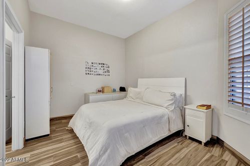 5019 Paradise Ln, Glendale AZ  85306-2655 exterior