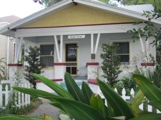 405 Magnolia St, New Smyrna FL  32168-7338 exterior