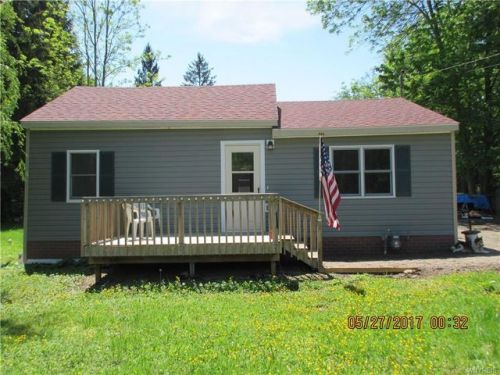 425 Harding Ave, Angola, NY 14006-9466