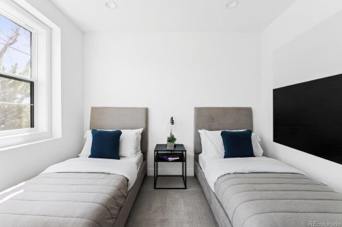 1337 Steele St, Denver CO 80205-4334 exterior