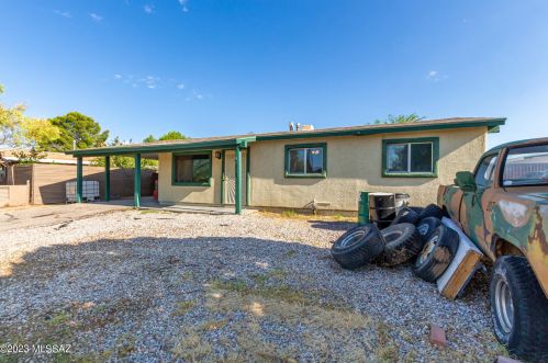 3341 Stearn Lake Dr, Tucson, AZ 85730-2701
