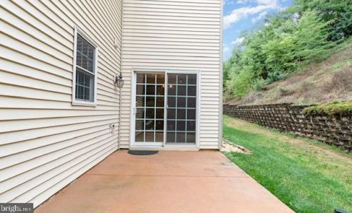 36 Ashburg Dr, Navy Sup Dpt PA  17050-8209 exterior