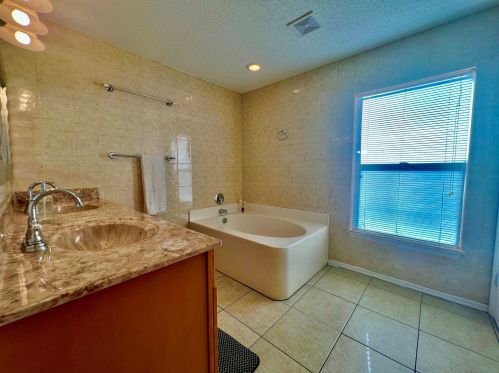 1142 Floresta Dr, Fort Pierce FL  34983-2758 exterior
