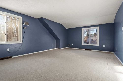 8 Kipford Way, Nashua NH 03063-1504 exterior