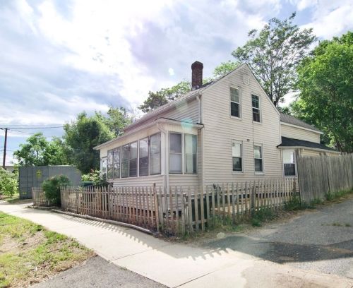 63 Sheridan St, Chicopee, MA 01020-2723