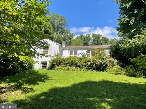 187 Spring Mill Rd, Ithan, PA 19085-1409