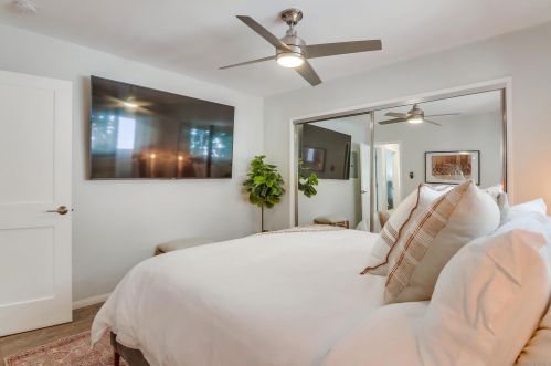 824 Anacapa Ct, San Diego CA  92109-8203 exterior