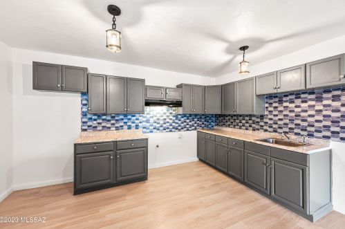 302 Oregon St, Tucson AZ  85706-3250 exterior