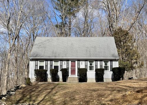 259 Warsaw St, Deep River, CT 06417-1627
