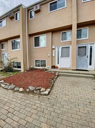 520 Shennecossett Rd, Groton CT  06340-5237 exterior