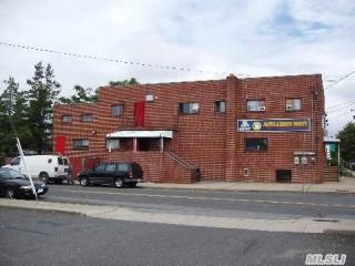 3324 Long Beach Rd, Rockville Centre NY  11572-5048 exterior