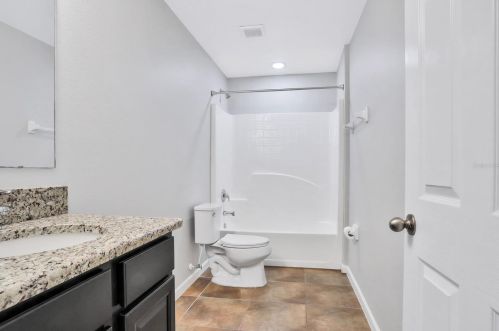 1753 Berkshire Cir, Vero Beach FL 32968-6720 exterior