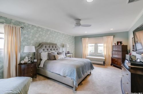 74 Stonehurst Ln, Huntington Station NY 11746-7935 exterior