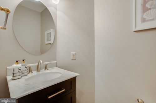 13874 Amy Ln, Nokesville VA  20181-3210 exterior